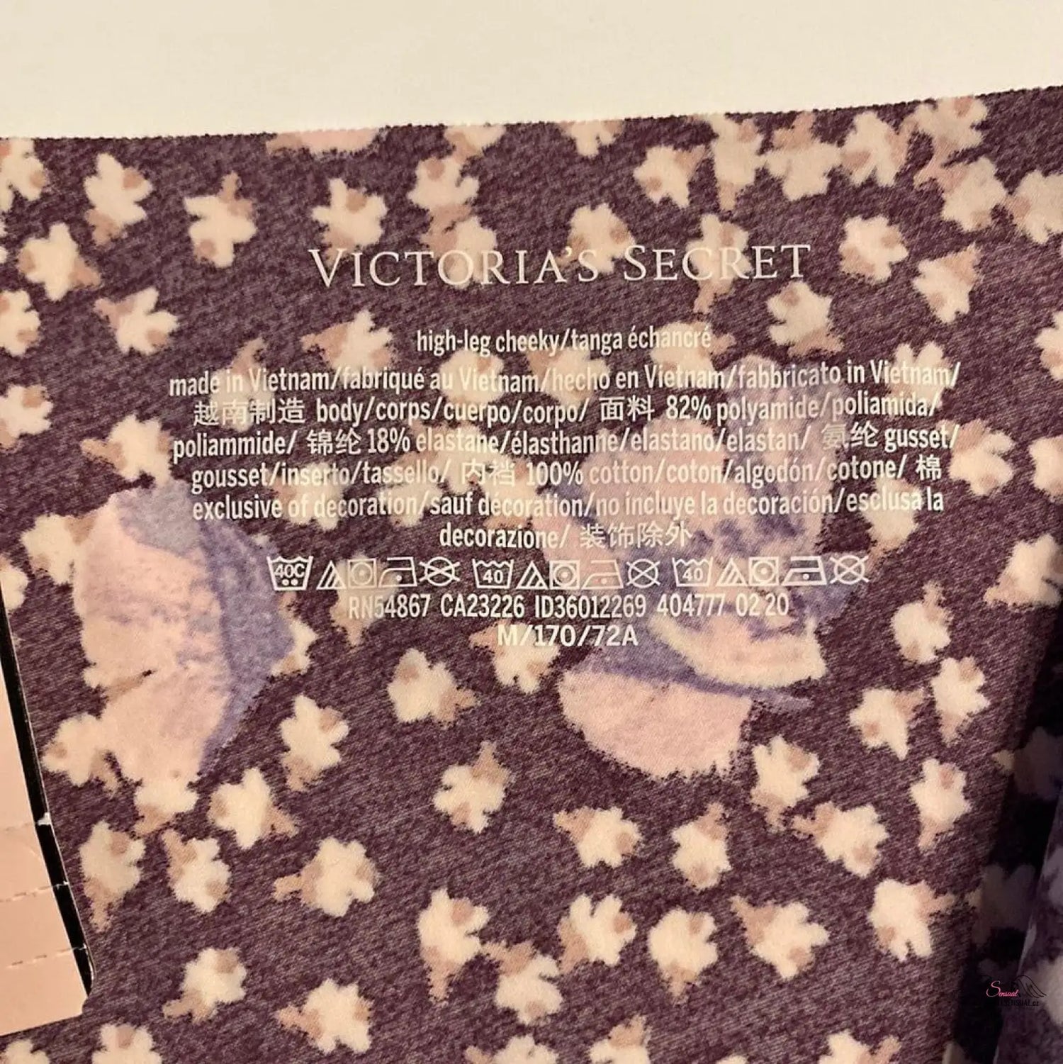 Fleece deka Victoria’s Secret s květinovým vzorem pro elegantní pohodlí