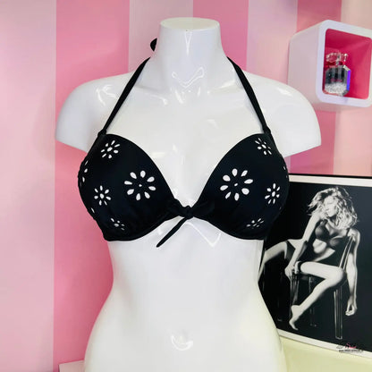 Černý halter bikini top s květinovým výřezem, produkt Oslnivý Květinový Horní Díl Plavek
