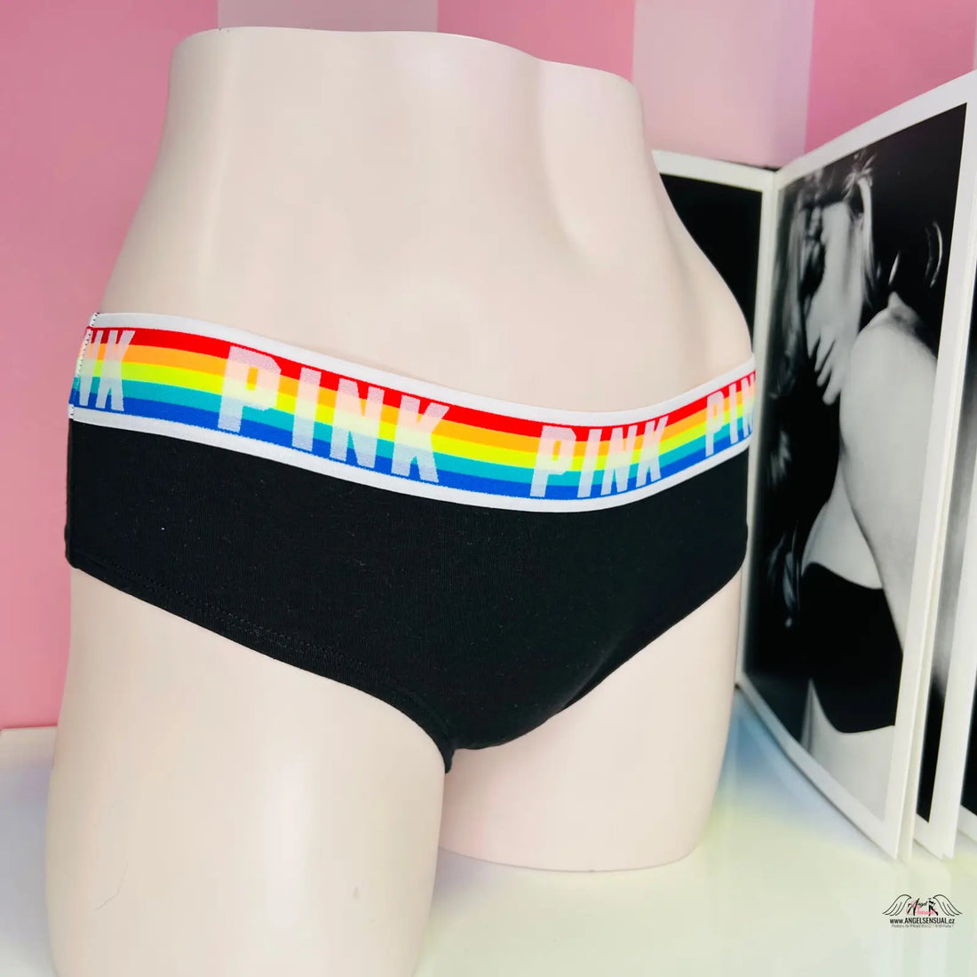 Bavlněná tanga Victoria’s Secret s duhovým potiskem, černá s duhou
