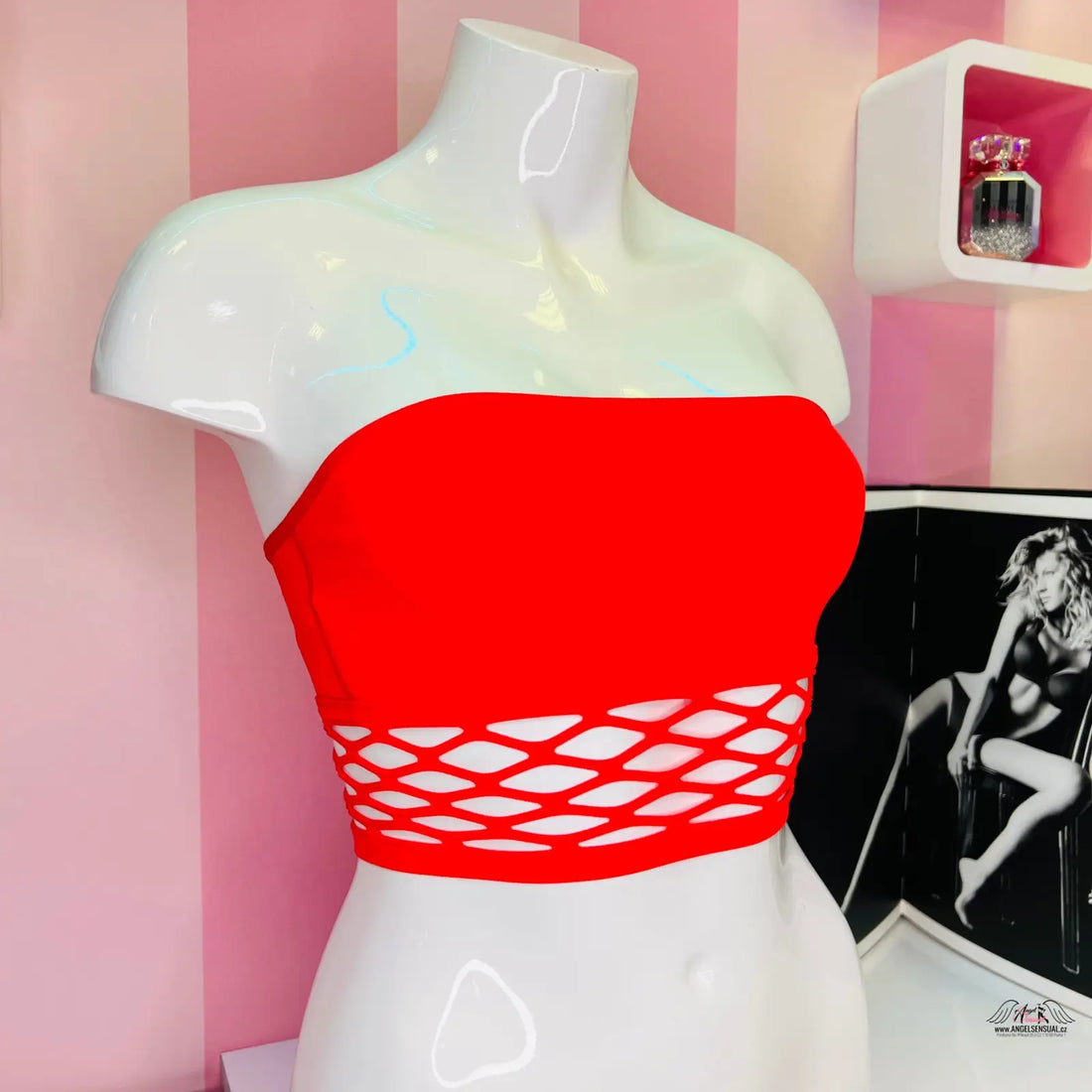 Velice příjemná červená strapless crop top Lze nosit s apparel & accessories