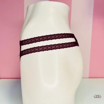 Burgundy krajkové tanga s dvojitými pásky na bocích, sexy krajkové tanga Agent Provocateur