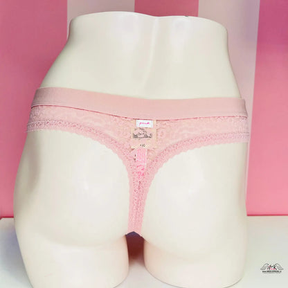 Pink krajkové tanga s gepardím vzorem na bílém manekýnu, apparel &amp; accessories