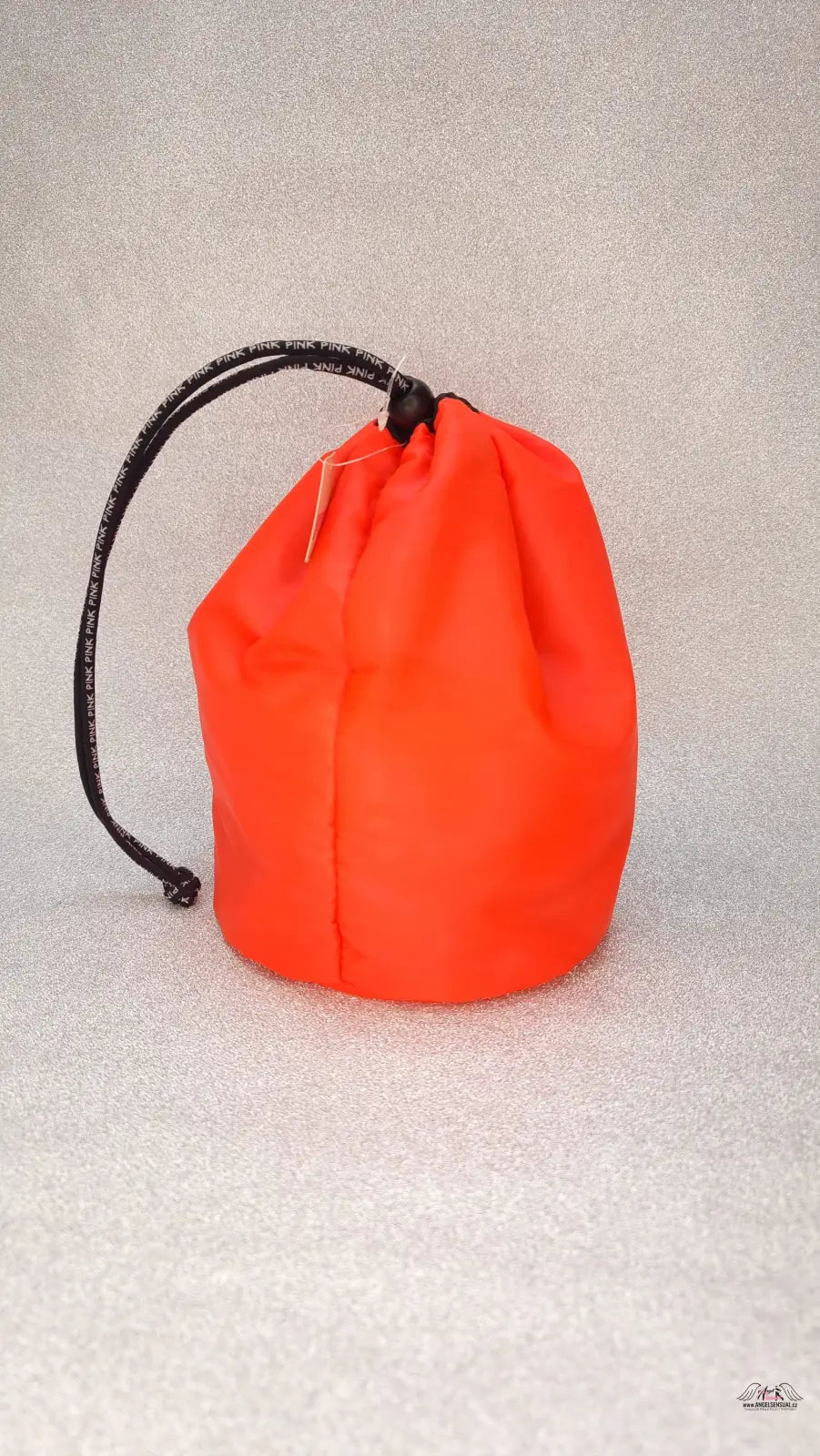 Bright orange nepromokavý svačinový sáček s drawstringem pro každodenní použití