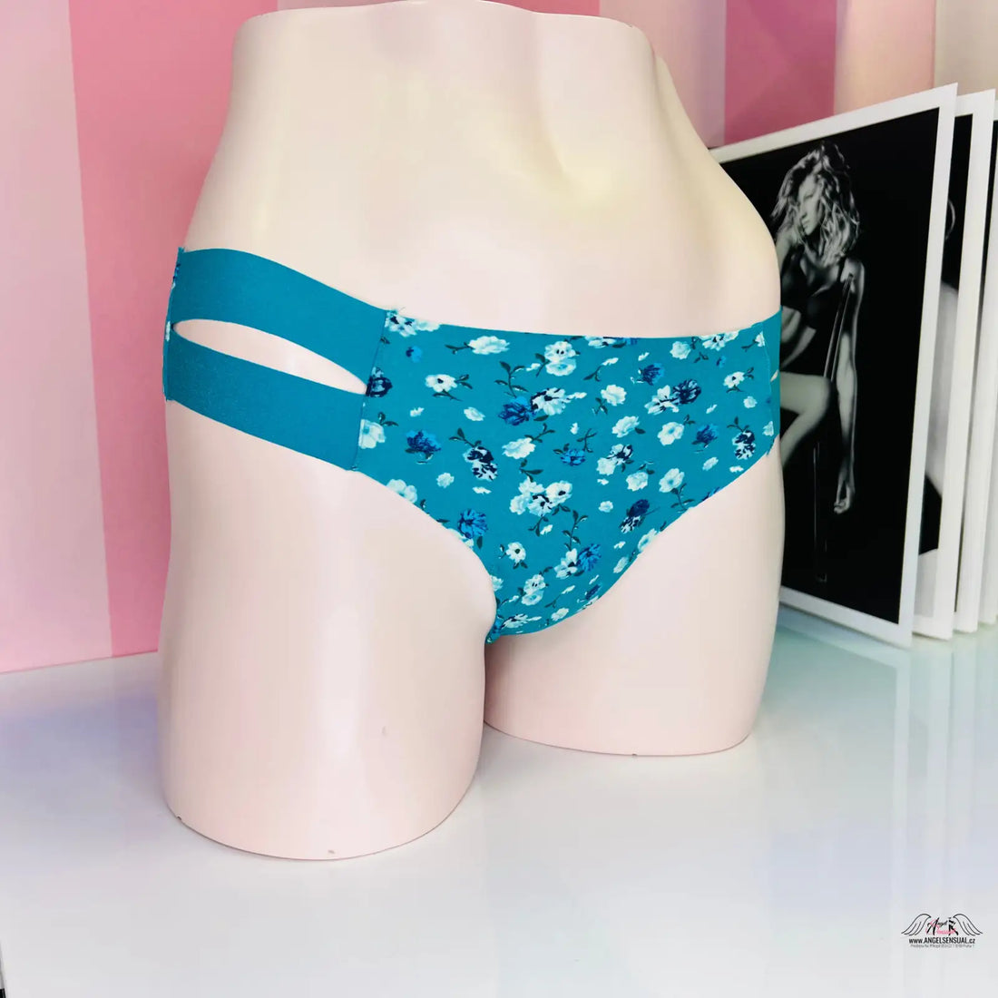 Floral print teal panties from PINK Okouzlující Zelené Tanga s Květovaným Vzorem