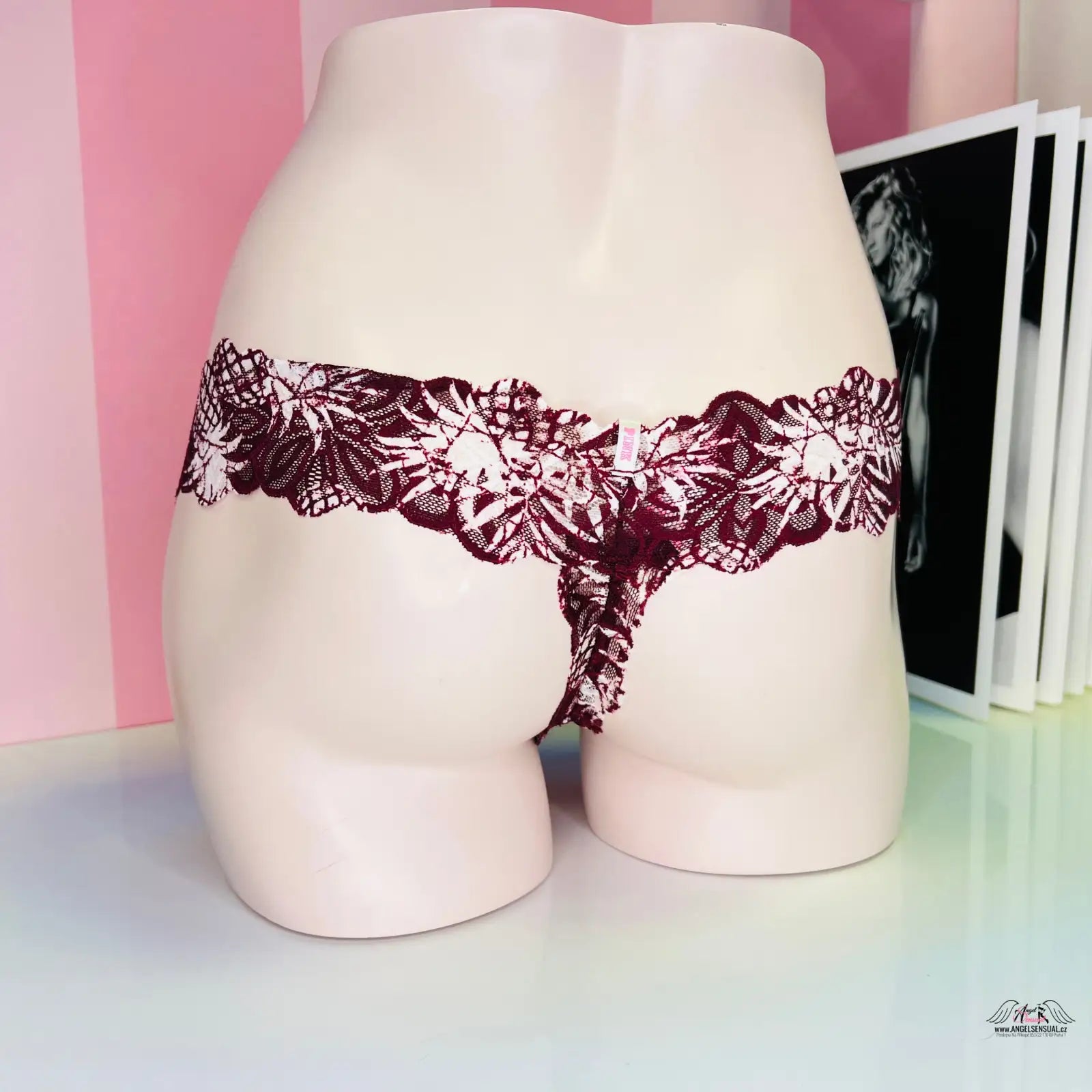 Burgundské květinové krajkové tanga PINK pro sebevědomé ženy