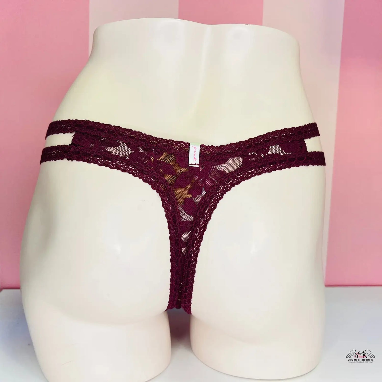 Burgundské krajkové tanga s dvojitými pásky na bocích od značky PINK