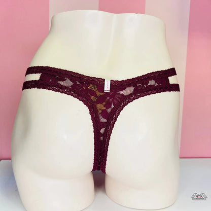 Burgundské krajkové tanga s dvojitými pásky na bocích od značky PINK