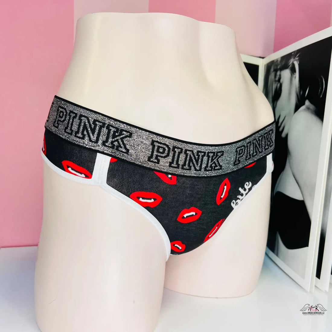 Victoria’s Secret Pink červenými rty spodního prádla PINK Tanga Pusinky alt text