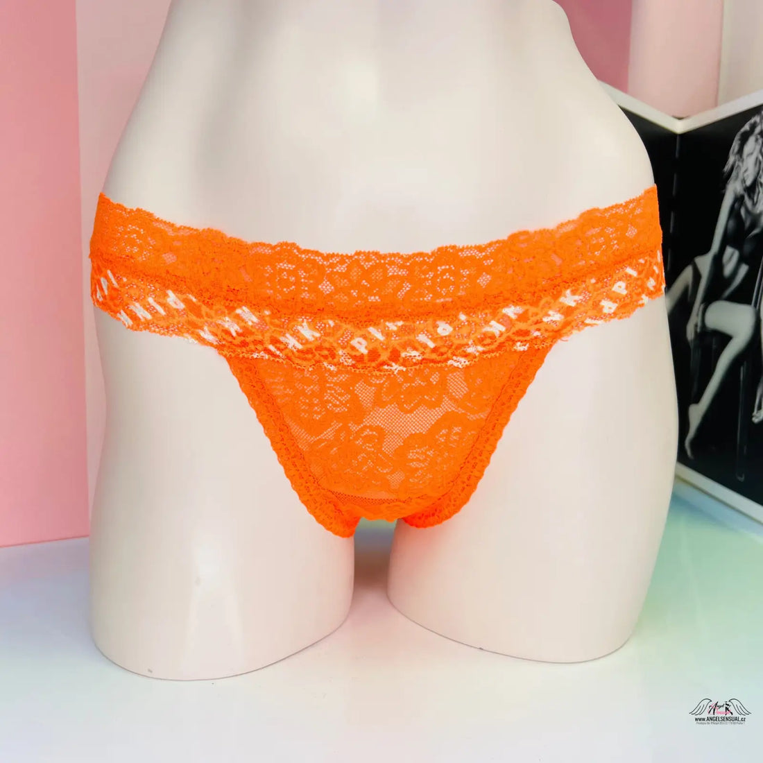 Svítivé krajkové tanga PINK Tanga s Krajkou z velice elastického materiálu