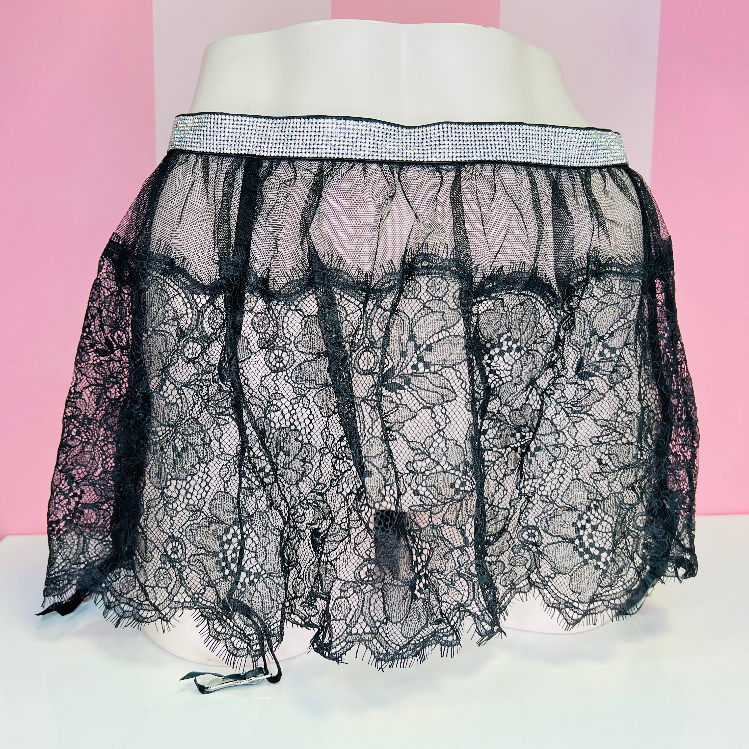 Podvazkový pás se sukničkou - M/L / Černá / Nový štítky - Victoria’s Secret