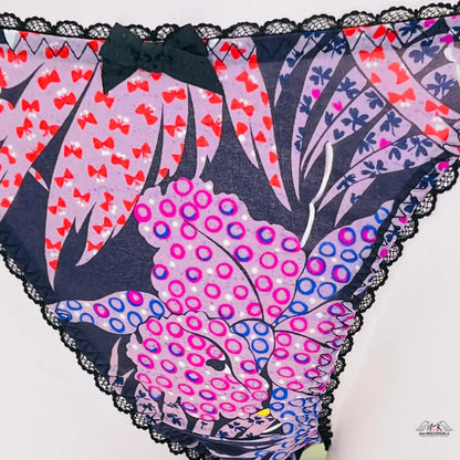 Floral and bow-patterned lingerie from Riva Kalhotky pro elegantní vzhled