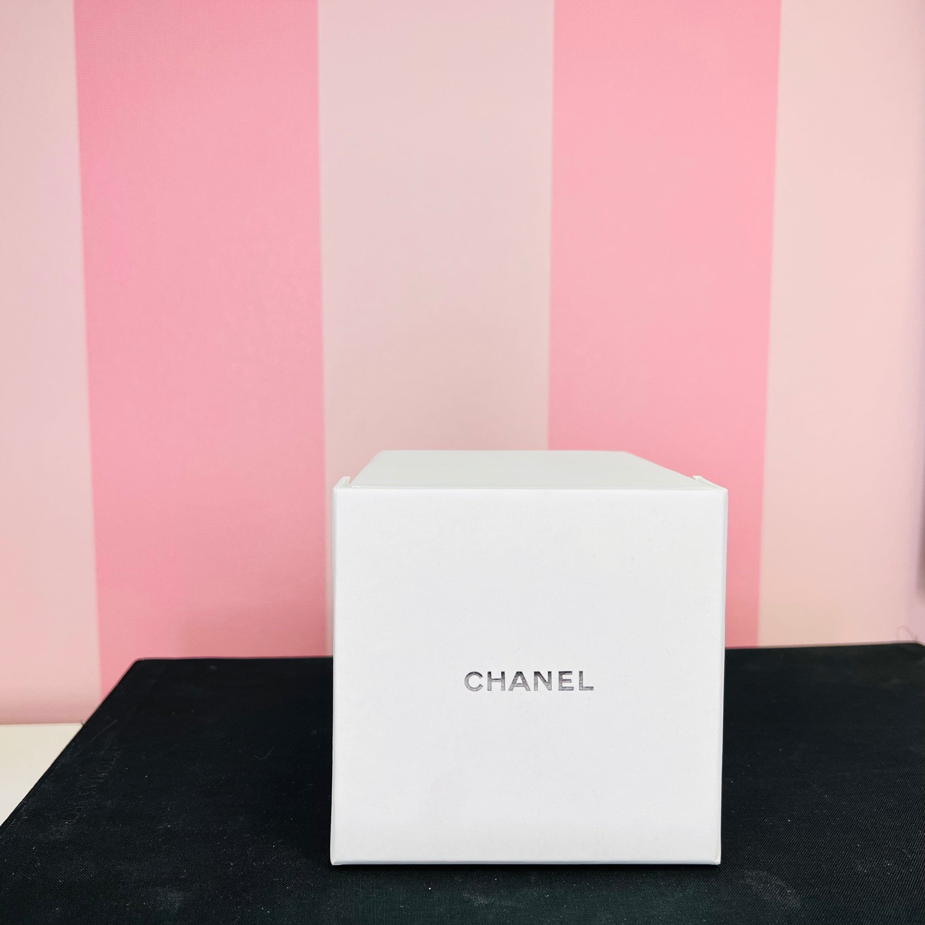 Sněžítko Chanel - 11cm / Nové se štítky - Sběratelské předměty
