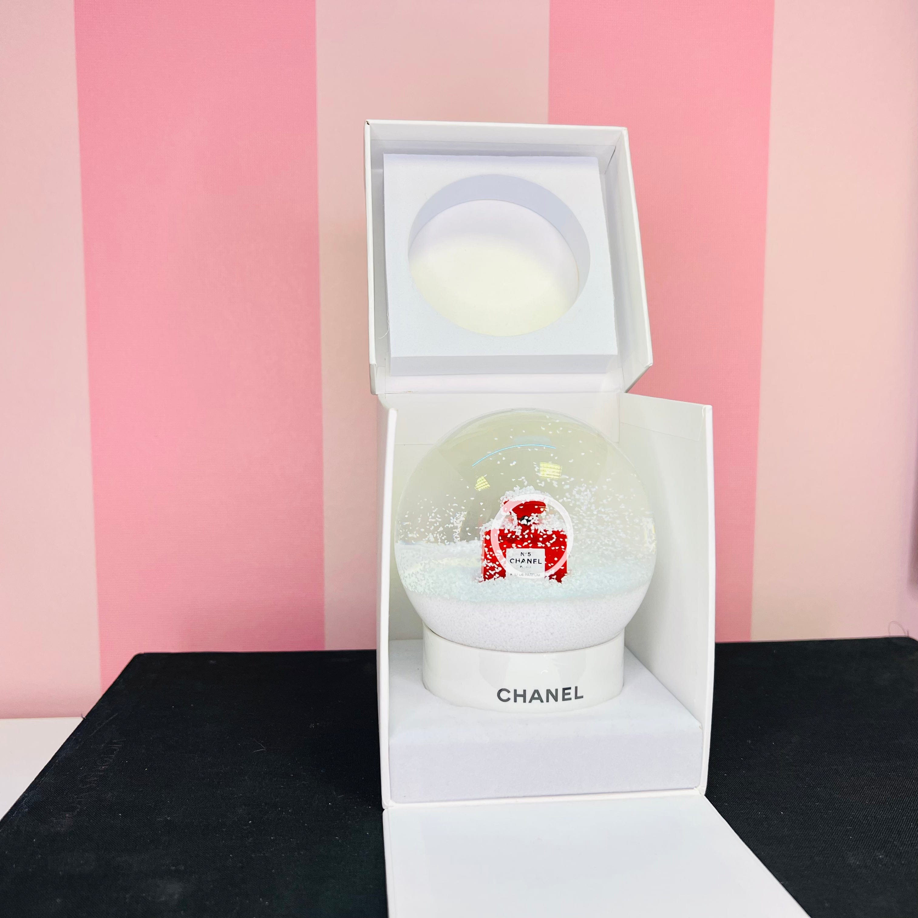 Sněžítko Chanel - 11cm / Nové se štítky - Sběratelské předměty