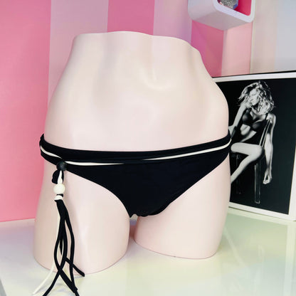 Spodní díl kalhotek s ozdobnými šňůrkami - M / Černá / Druhá kategorie - plavek Victoria’s Secret