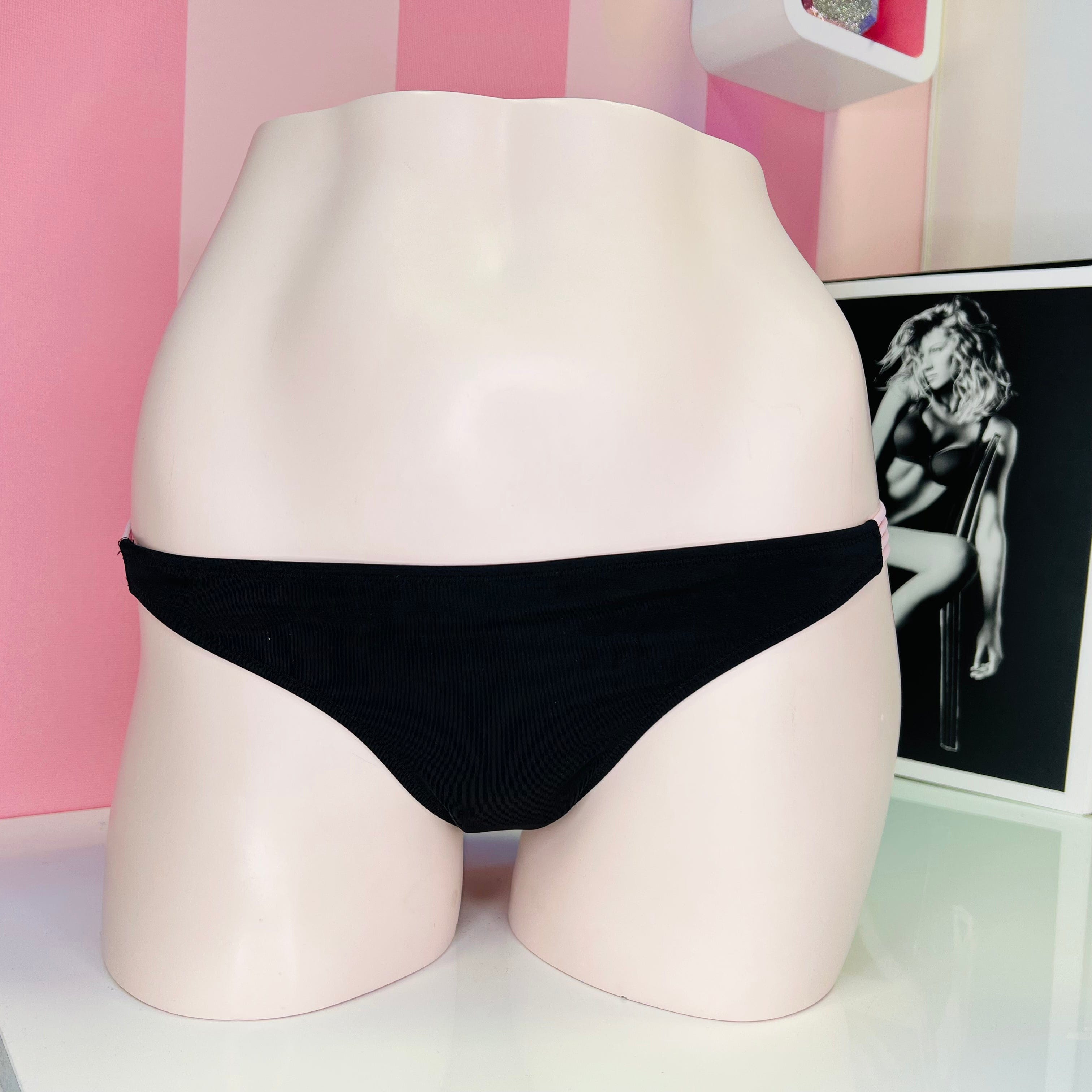 Spodní díl plavek s gumičkami na bocích - M / Černá / Druhá kategorie - Victoria’s Secret
