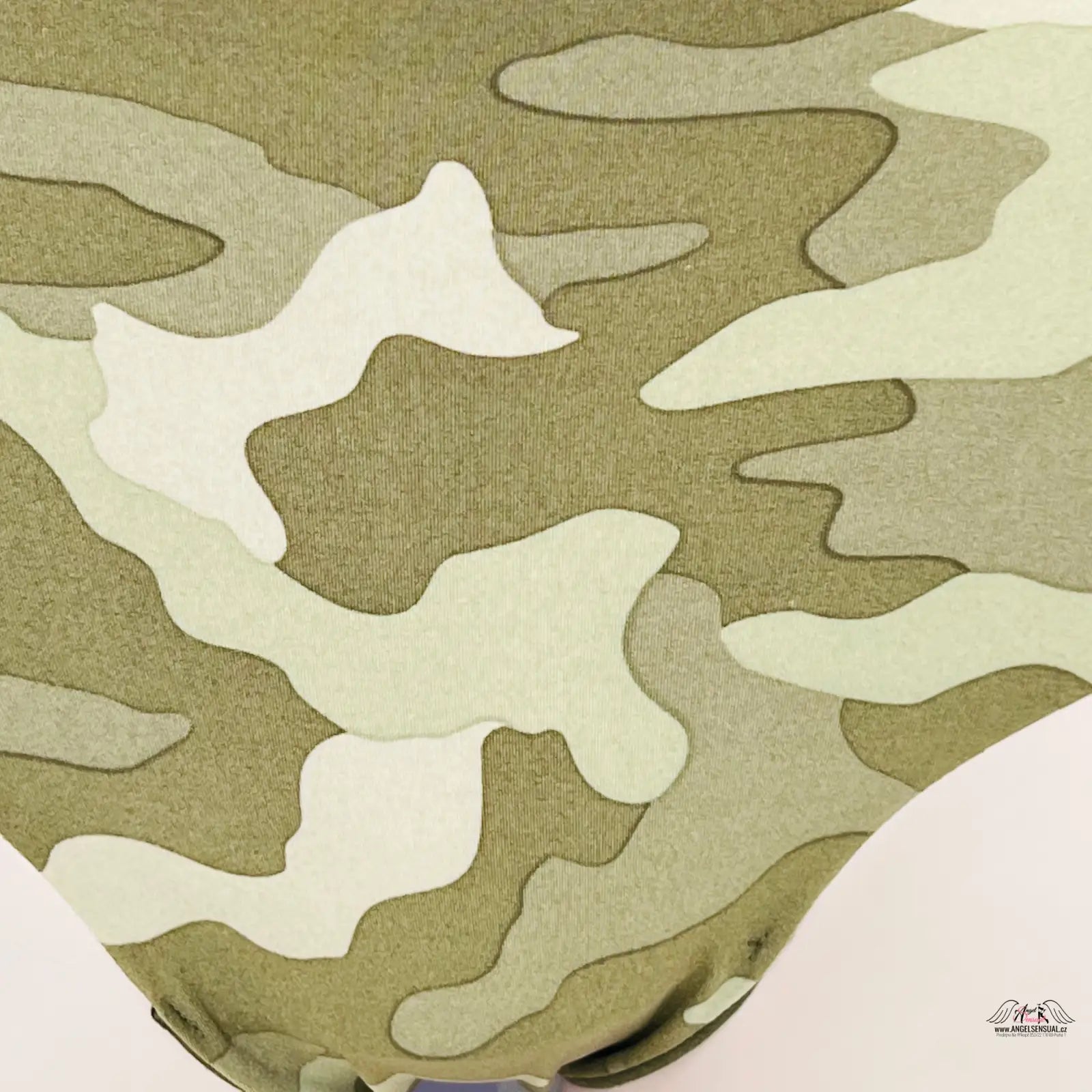 Camouflage vzor v odstínech zelené a béžové na Stylové Maskáčové Kalhotky