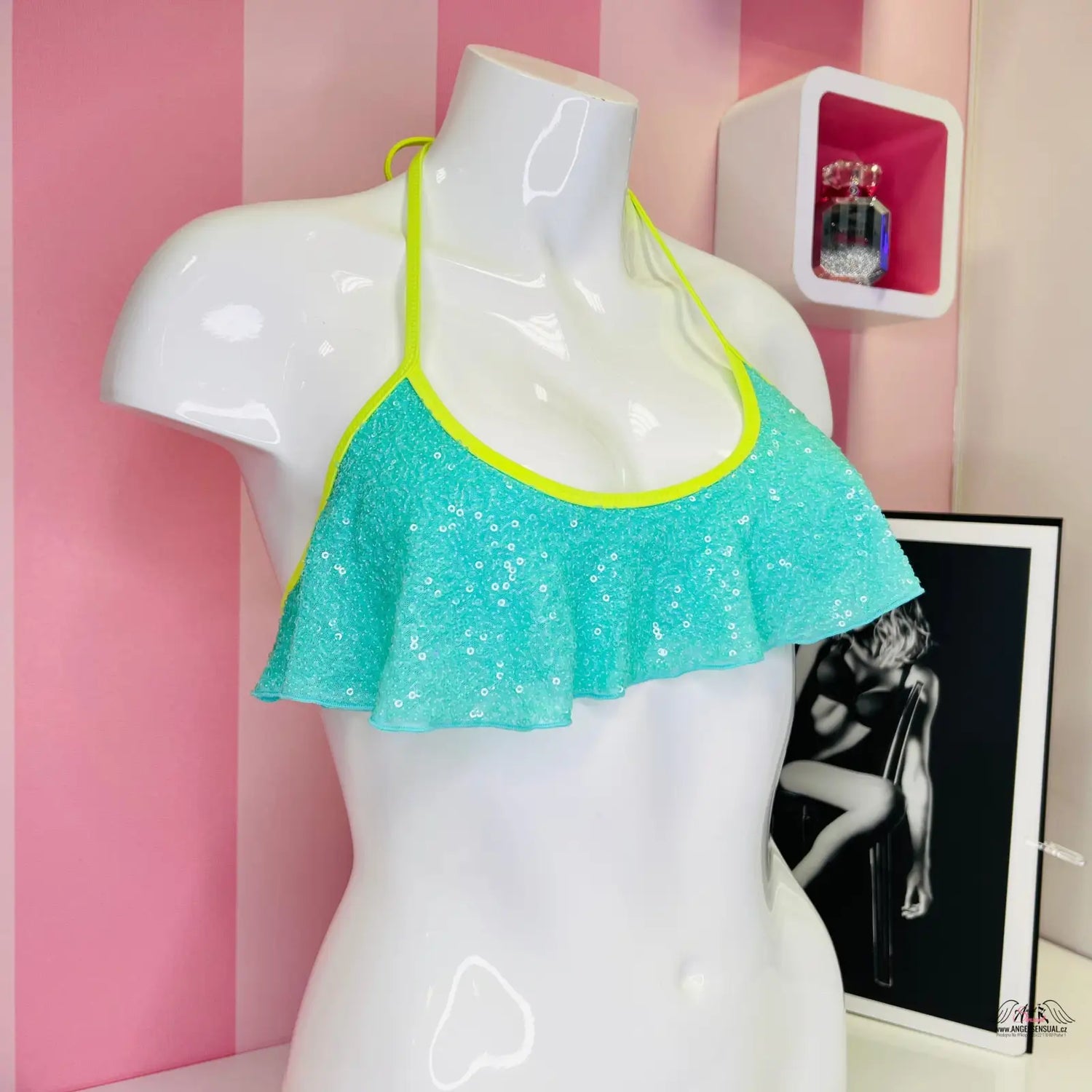 Turquoise sequined halter top from Stylové Plavky s Volánky a Flitry pro elegantní léto