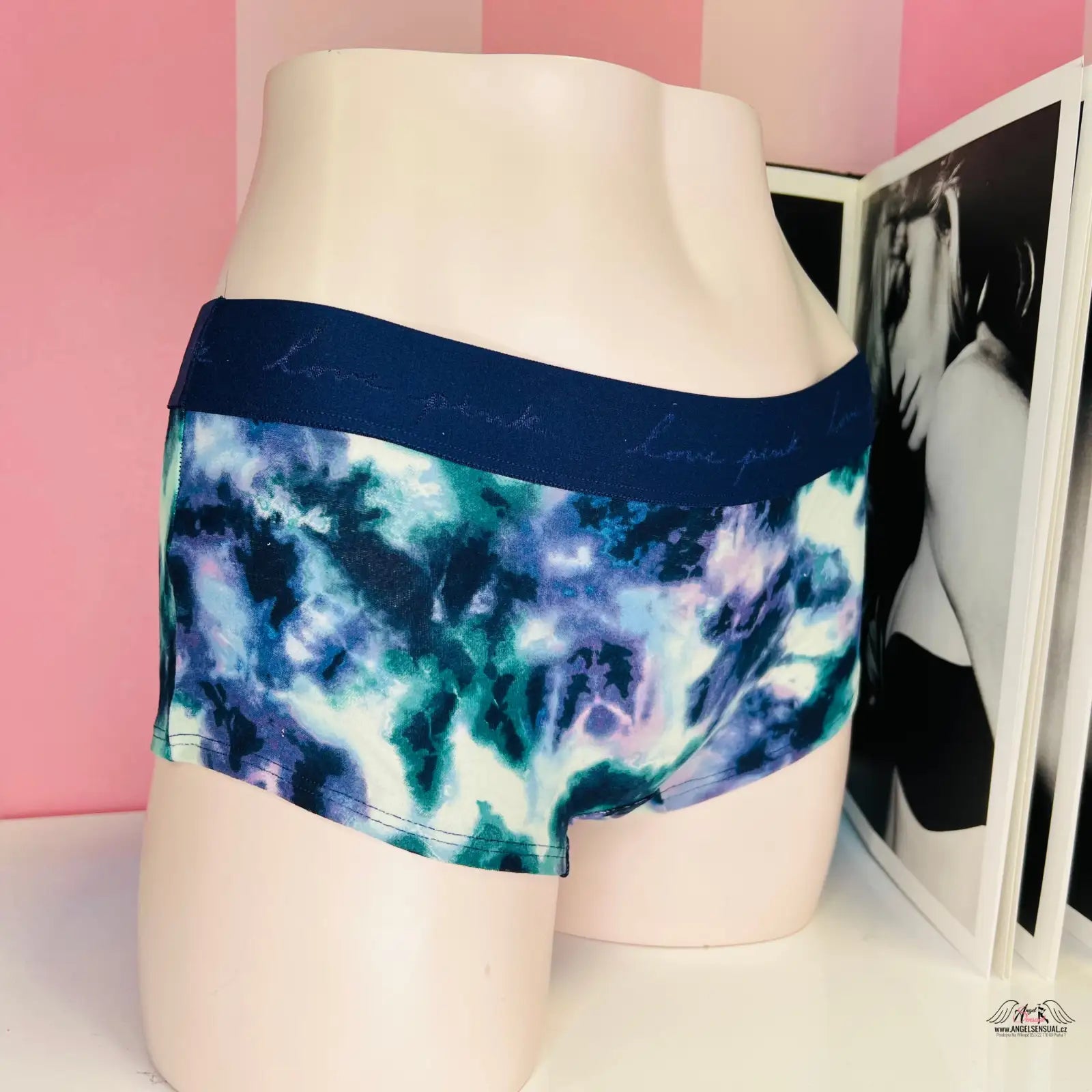 Tie-dye chlapecké boxerky v modré, tyrkysové a fialové barvě pro moderní muže