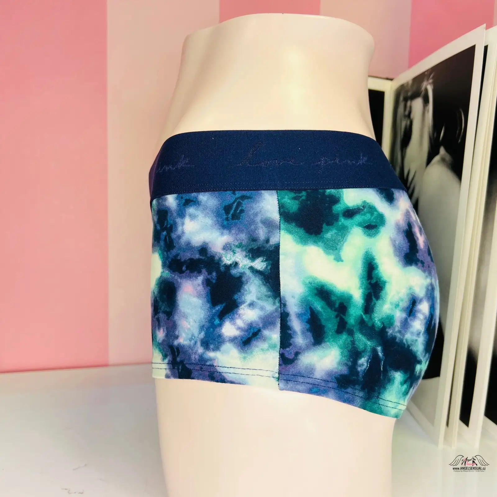 Stylové modro-tyrkysové ty dyed sportovní šortky pro moderního muže