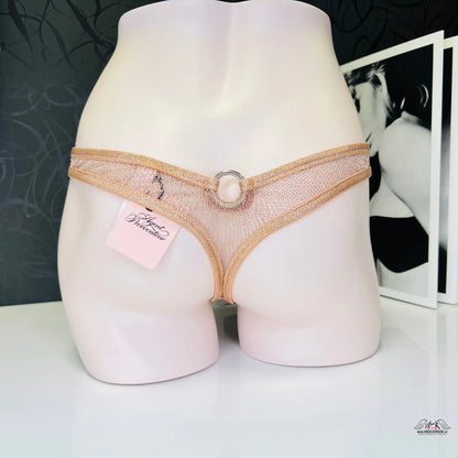 Beige thong s dekorativním šperkem od Agent Provocateur, Svůdná elegance s tangy Phoebe