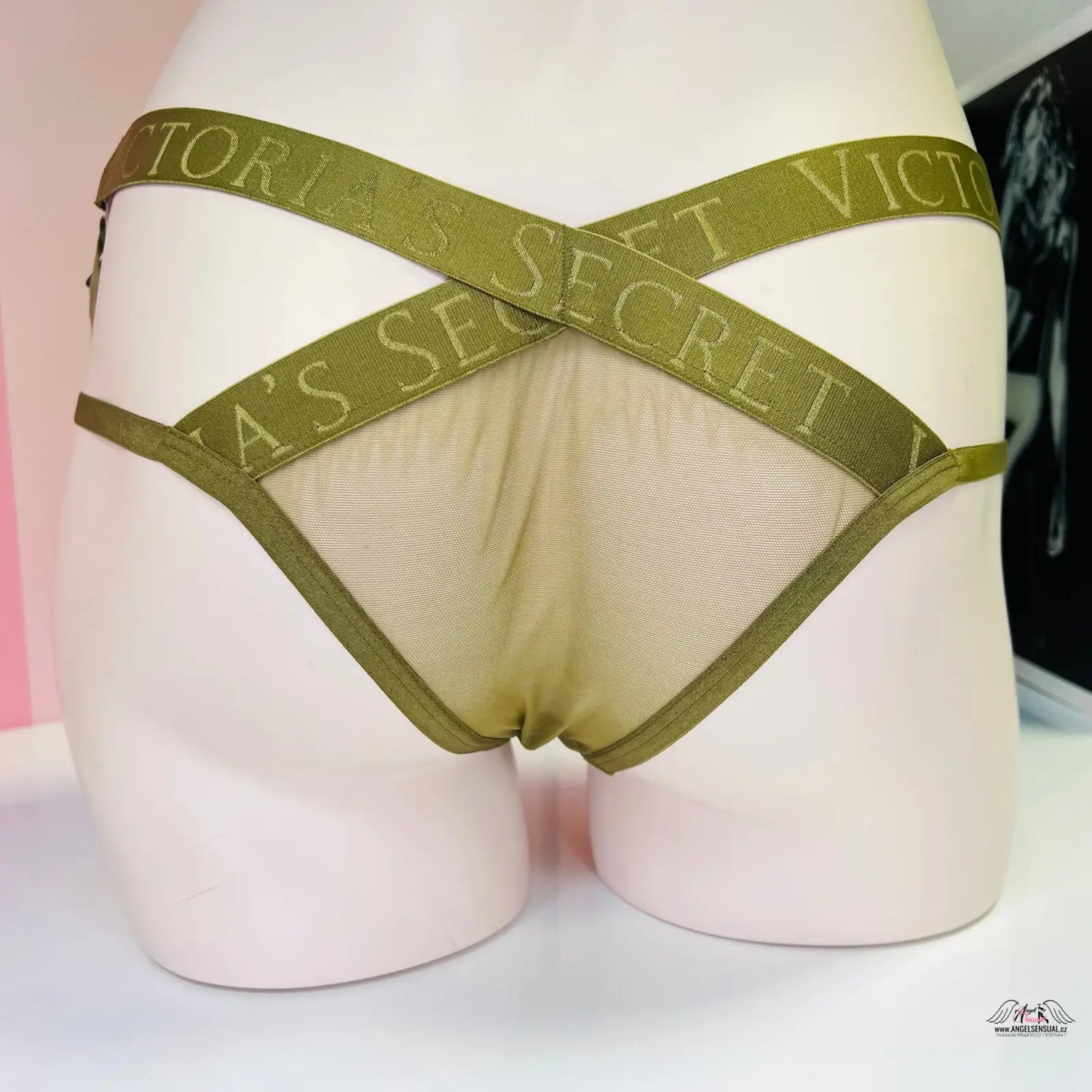 Olivově zelené síťované kalhotky Victoria’s Secret pro neodolatelný šarm