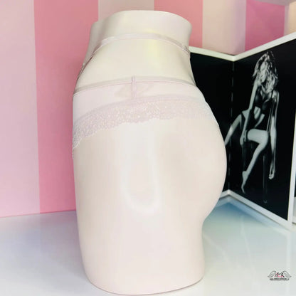 Ženský stylový manekýn torzo pro Tanga Krémové Elegance s nádechem luxusu