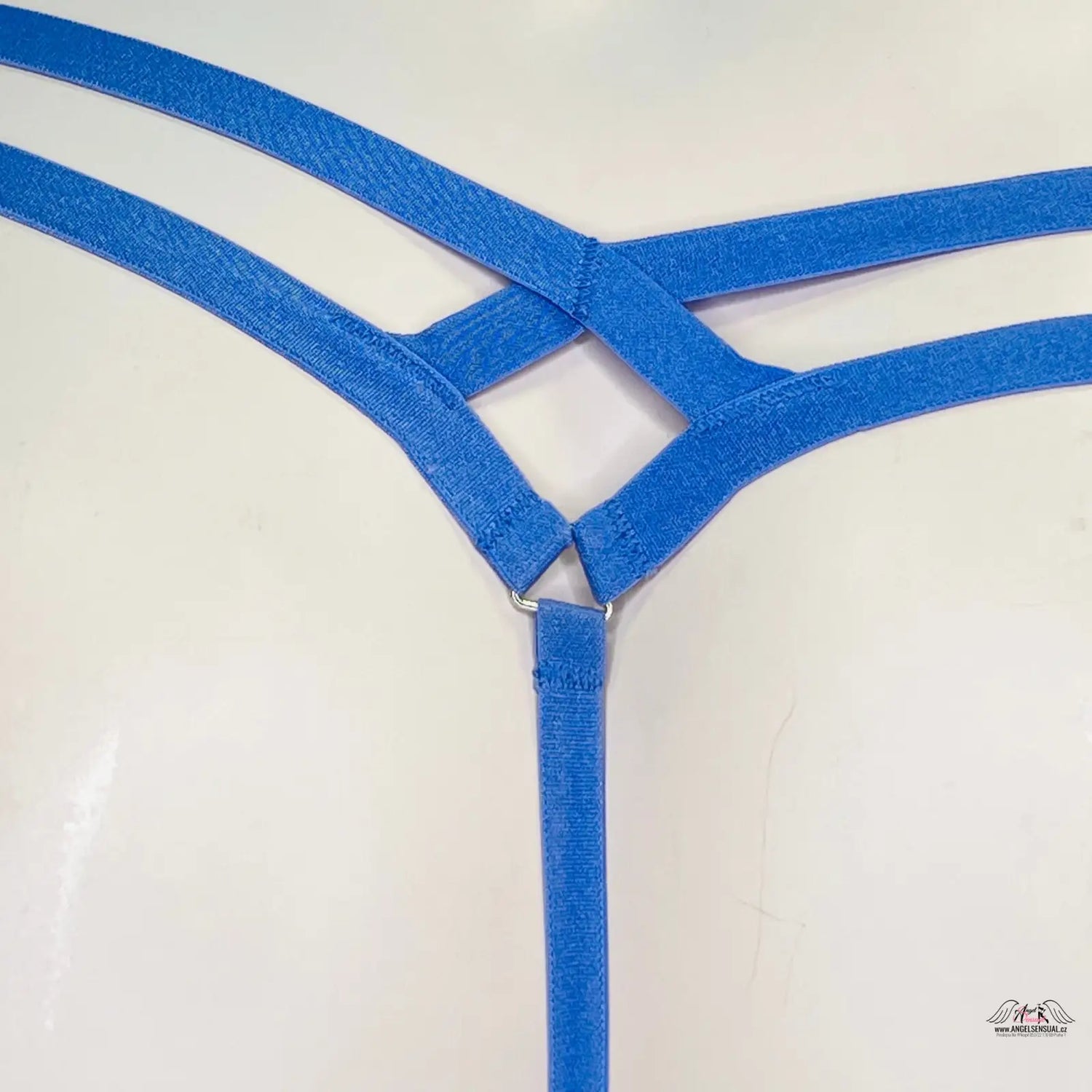 Modré strappy prádlo s elegantním stříbrným akcentem v produktu Tanga
