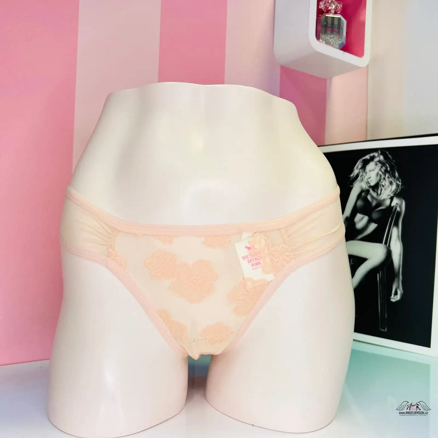 Panty Tanga PINK s broskvovým vzorem srdcí, elegantní květinový design