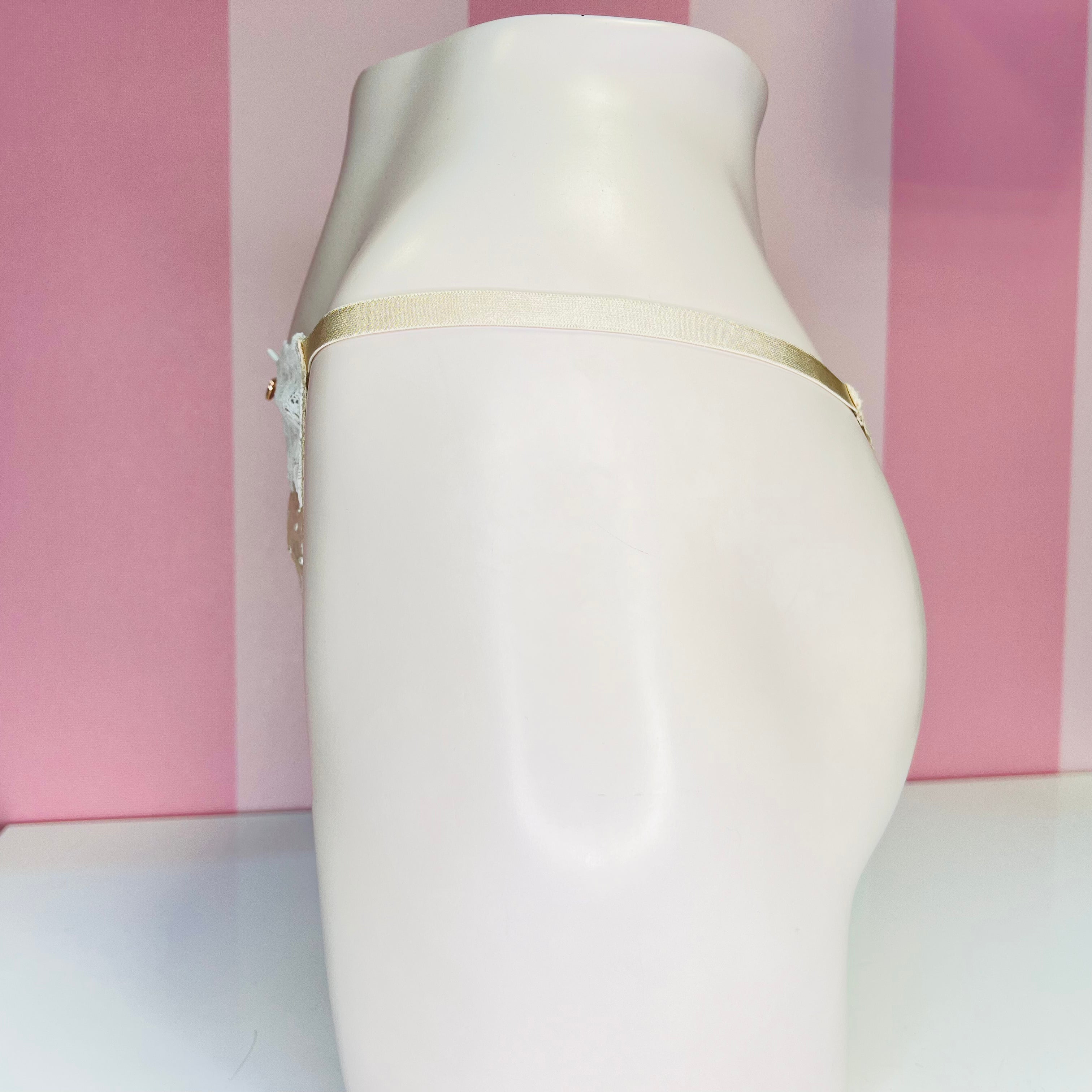 Tanga s perličkami - XL / Tělová / Nové se štítky - Victoria’s Secret