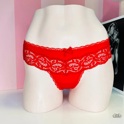 Červený krajkový thong Tanga pro svůdný komfort a eleganci