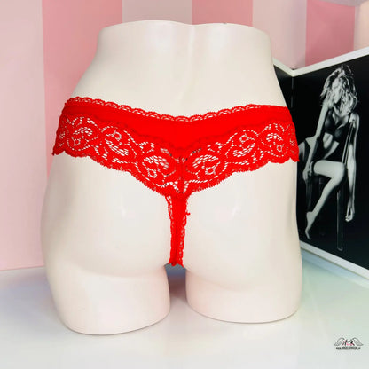Červený krajkový thong Tanga – Svůdný Komfort a Elegance s Jemným Krajkovým Akcentem