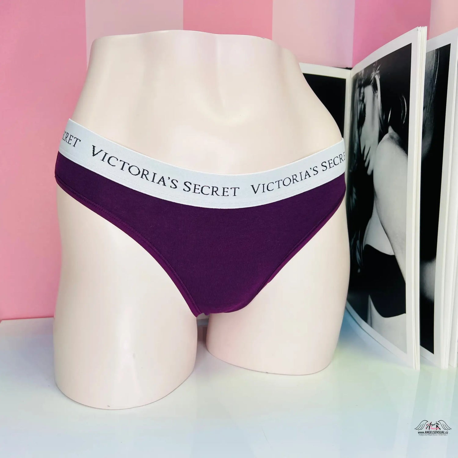 Tanga s vyšší gumou - M / Fialová / Nové se štítky - Kalhotky Victoria’s Secret