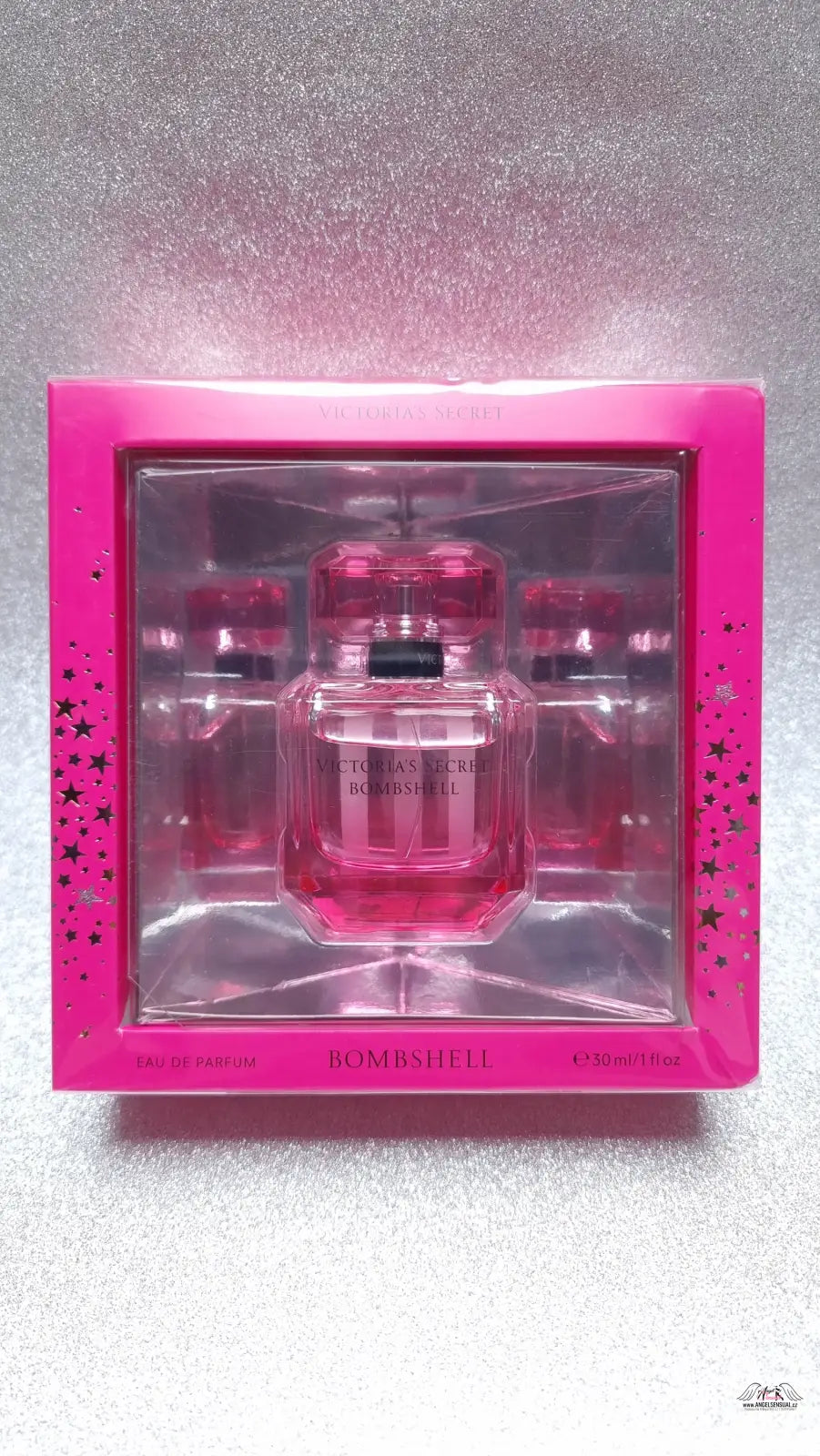 Pink parfémová sada Victoria’s Secret Bombshell s květinovou vůní a bombshell vytvořili Adriana