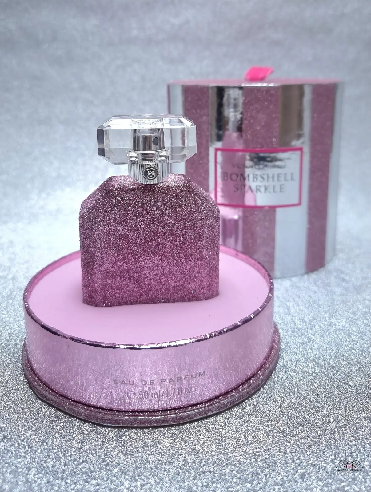 Luxusní kolekce Victoria’s Secret Bombshell Sparkle s třpytivou růžovou lahvičkou a krabičkou
