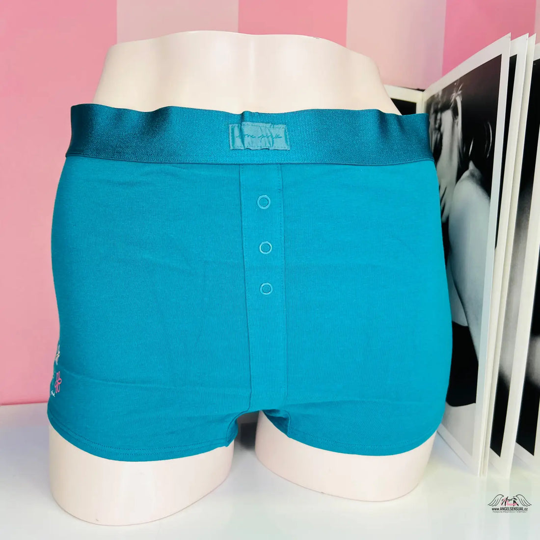 Příjemné bavlněné boxerky Victoria’s Secret s tlačítkem, více barev