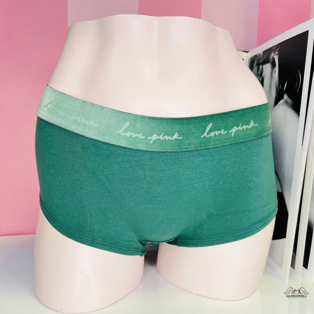 Zelené bavlněné boxerky Victoria’s Secret s pevnou gumou a růžovým motivem