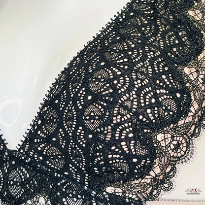 Victoria’s Secret Dream Angels braletka s černým a bílým krajkovým designem velmi sexy