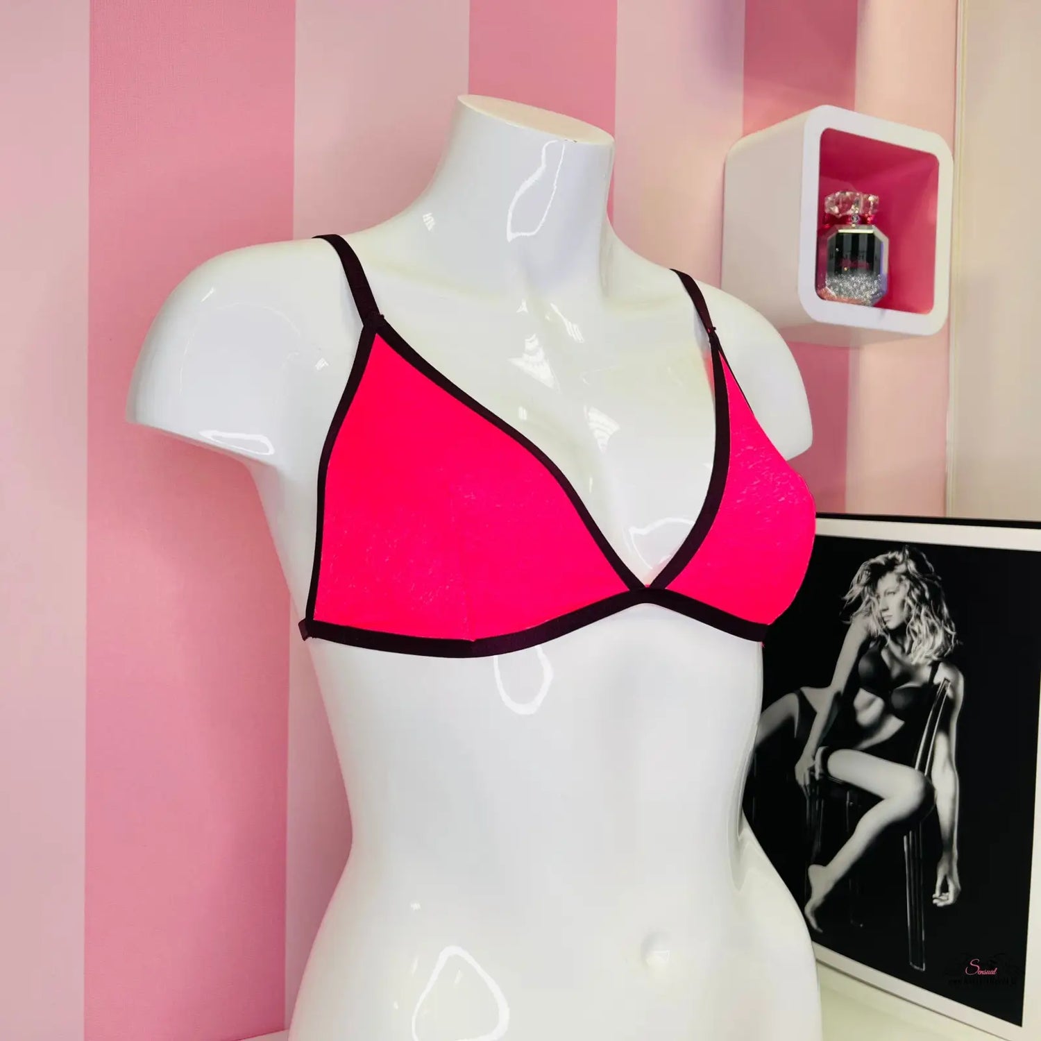 Stylová braletka Victoria’s Secret s trojúhelníkovým střihem, růžová a pruhovaná