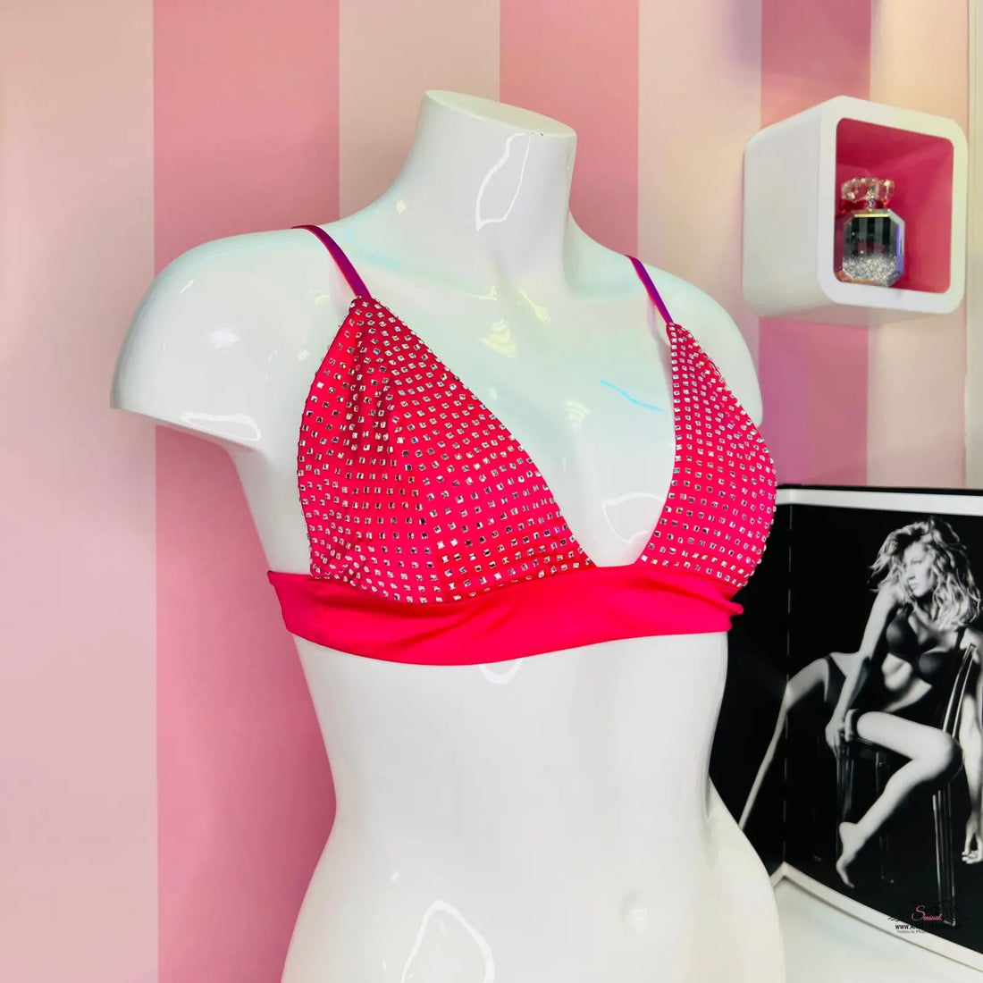 Luxusní růžová braletka kolekce Love for Lemons s kamínky na bílém modelu