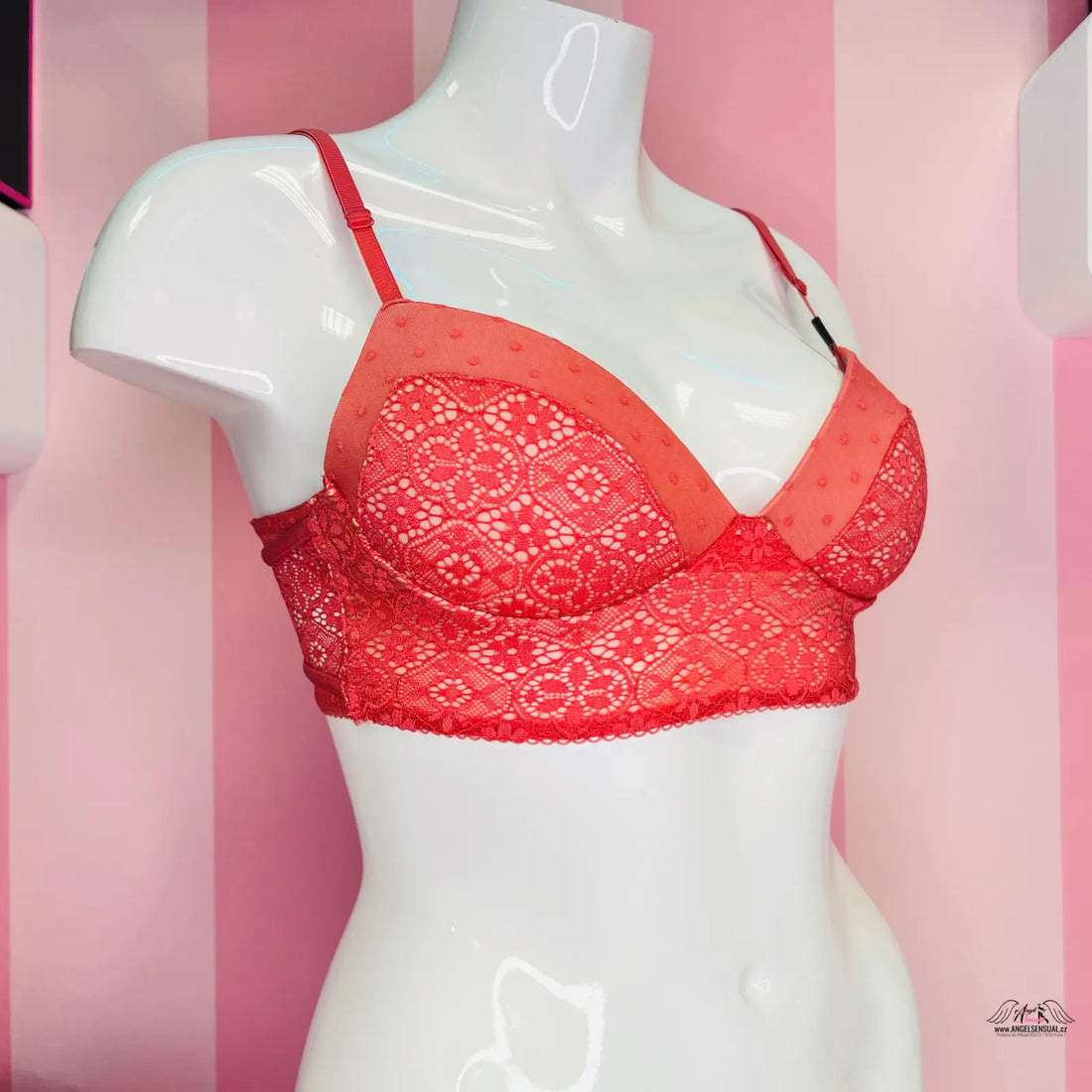 Victoria’s Secret braletka krajková jemně vyztužená s červeným krajkovým vzorem