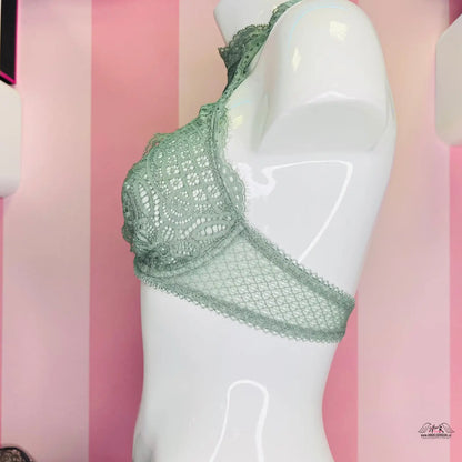 Manekýn s zeleným krajkovým topem Victoria’s Secret Braletka Krajková s Vyztužením
