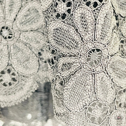 Close-up detail elegantní celokrajková braletka Victoria’s Secret s pružnými krajkami na zvláštní příležitosti