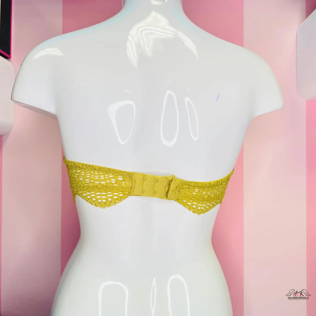 Manek s žlutým krajkovým páskem na Victoria’s Secret Braletka Krajková s gumovou podšívkou