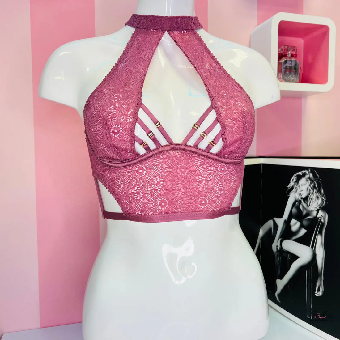 Mauve lace halter braletka s ozdobnými pásky a zlatou sponou, sexy braletka