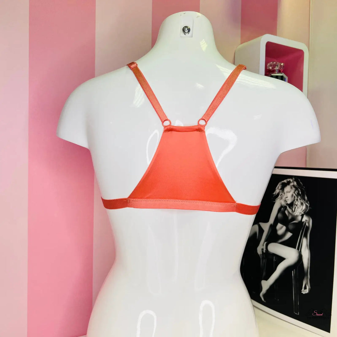 Victoria’s Secret lesklá braletka s mesh panely a červeným vrškem