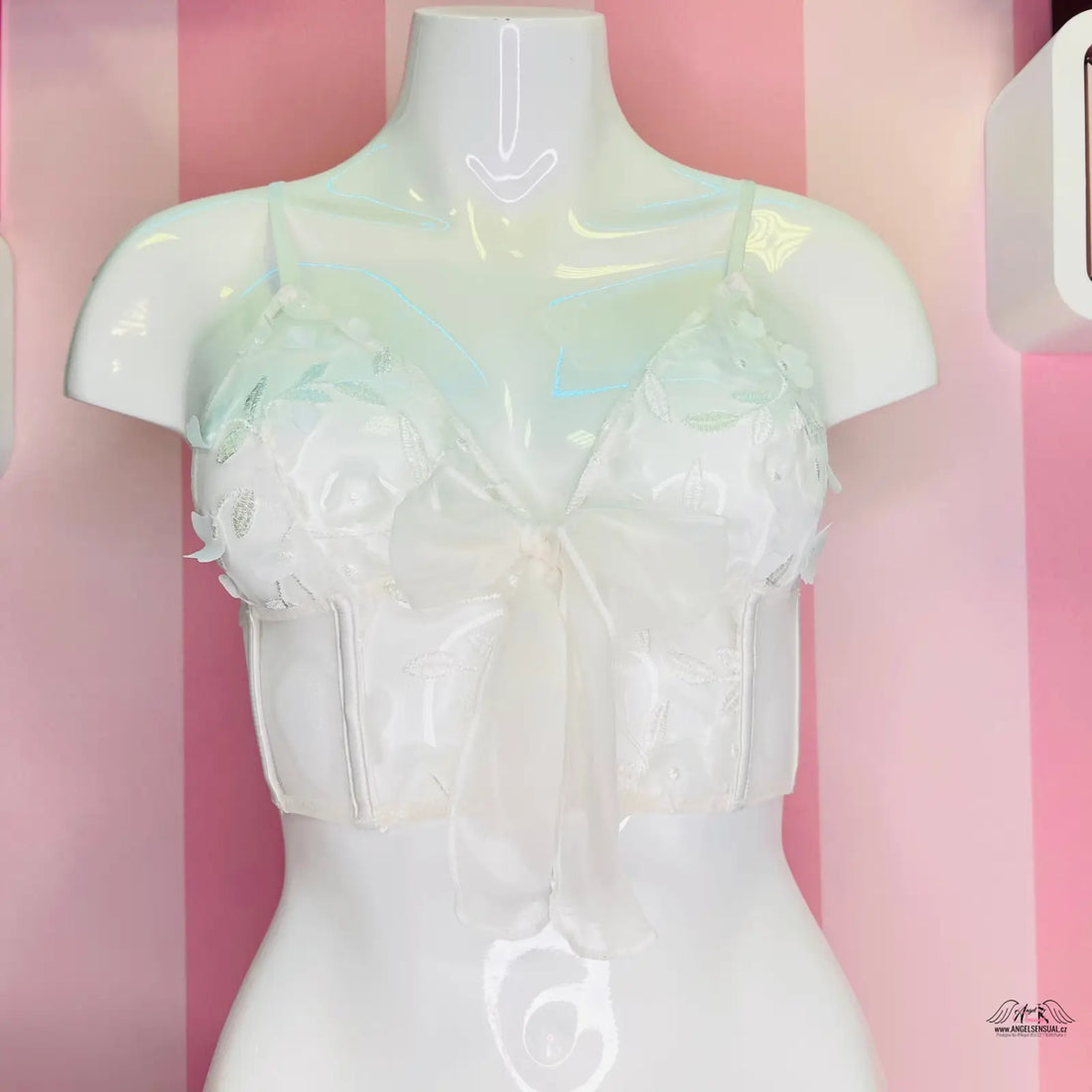 Luxusní braletka Victoria’s Secret s feathery embellishments pro elegantní vzhled