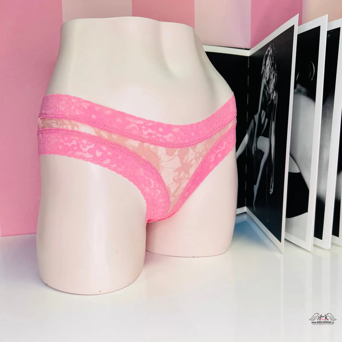 Pink krajková a síťová kalhotky Victoria’s Secret Brazilky Kalhotky, ideální dvoubarevné brazilské