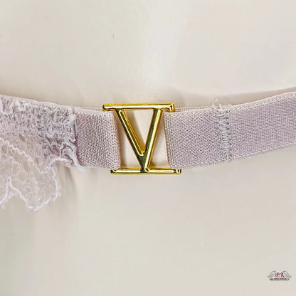 Krajkové brazilky Victoria’s Secret s zlatou ozdobou a šedým elastickým páskem
