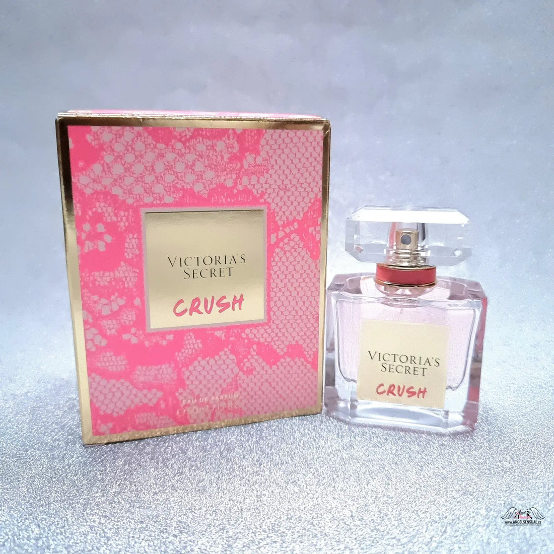 Růžová Victoria’s Secret Crush parfémová láhev a krabice v kategorii apparel &amp; accessories