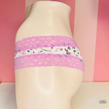 Elegantní bavlněné cheeky s krajkou a květinovým vzorem od Victoria’s Secret